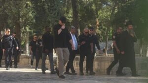 المتطرف بن غفير يقود اقتحام المستعمرين للمسجد الأقصى